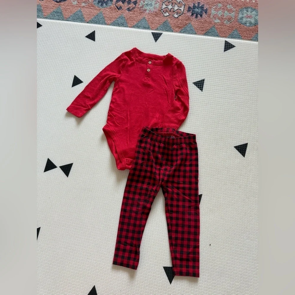 Old Navy|Baby gender neutral Red long sleeve ribbed bodysuit & Plaid leggings•••